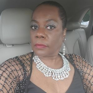 Meet your Posher, Cassandra